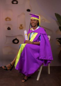 Daughter celebrates mother who finishes with top-notch honours 25 years after NCE– Edugist