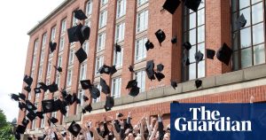 UK students and recent graduates: share your views on going to university